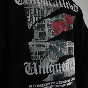 Sweat à capuche avec roses imprimées