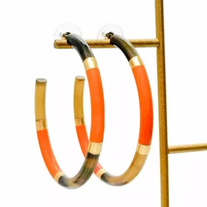 Créoles en corne et feuilles d’or