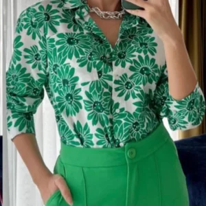 Chemise à motifs fleuris