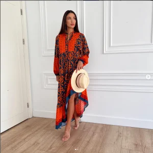 Robe longue à motifs