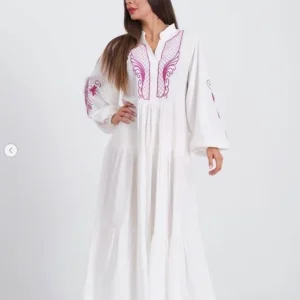 Robe Blanche Élégance Brodée