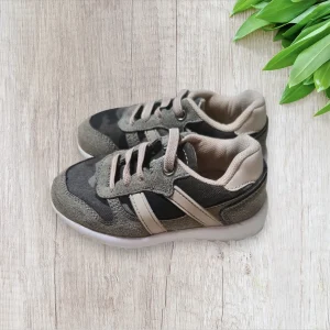 Chaussures garçon camouflage kaki–Orchestra–Pointure 21–Très bon état–Lacets élastiques