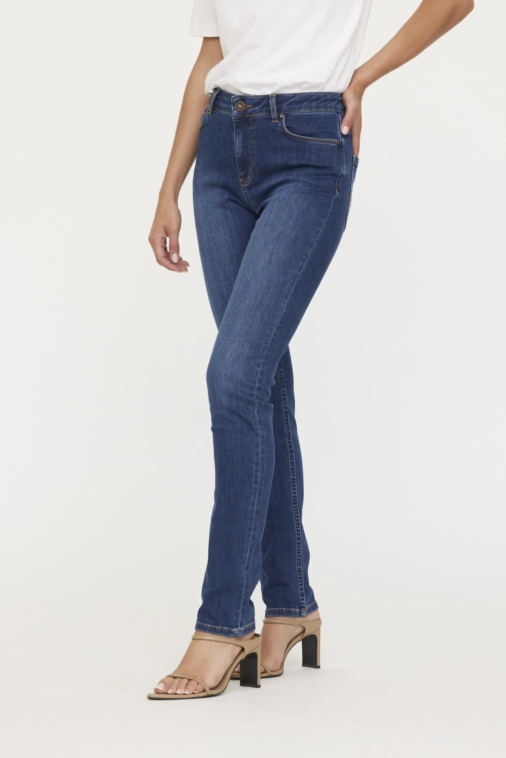Jean LC135 Medium Blue Brushed – Image 2