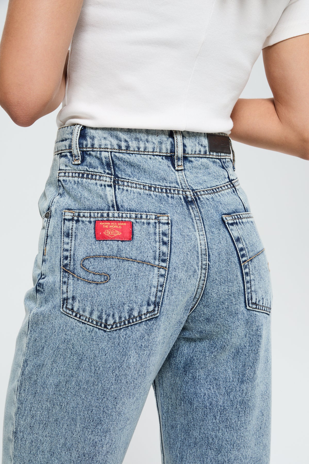 Jean Mom Joey – Image 4