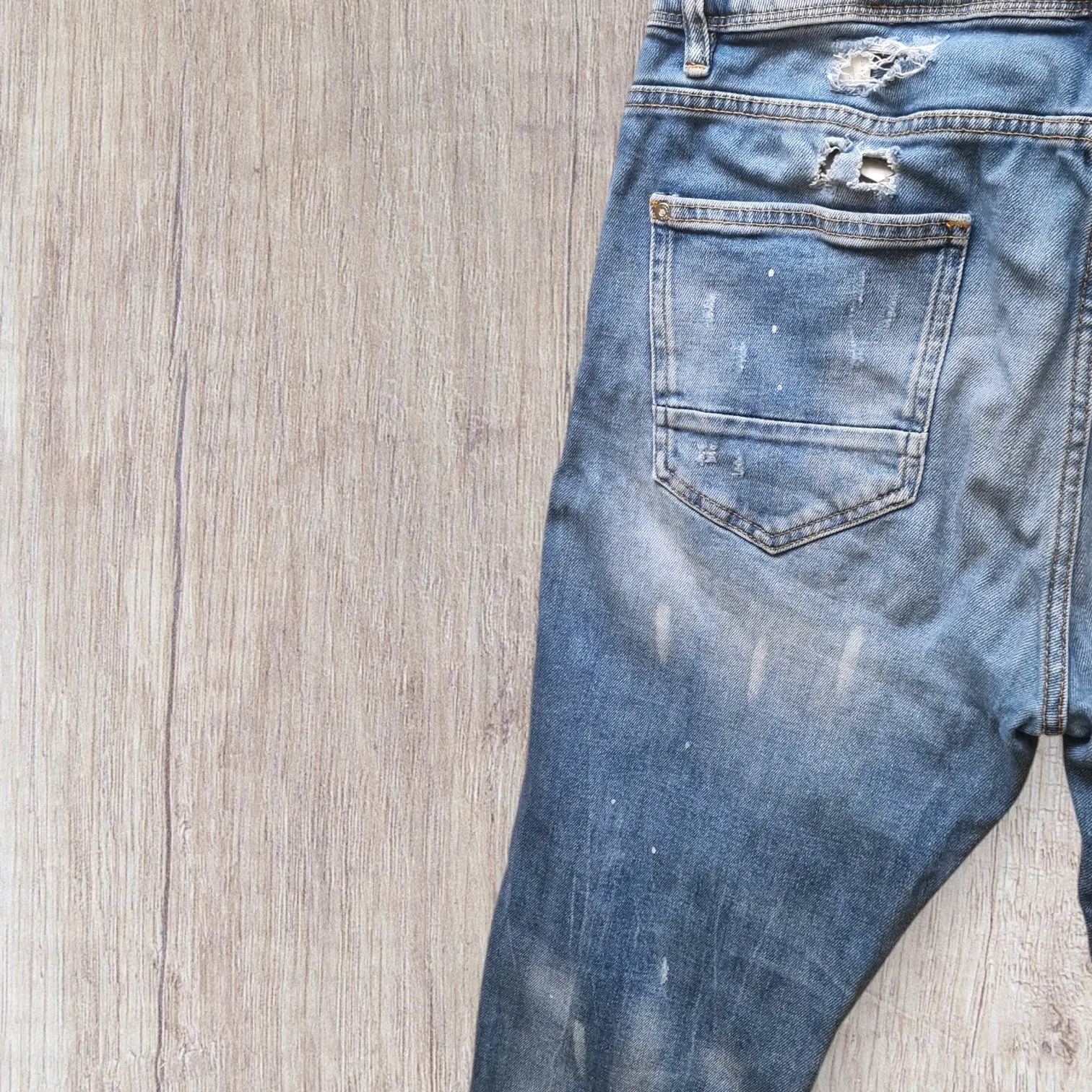 Jean homme Zara – Taille 44 – Effet destroy – Image 4