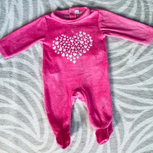 Pyjama Fille 1 Mois (56 cm) - Long Rose avec Motifs Cœur Rose Clair - Auchan