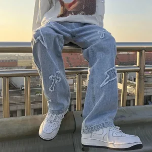 Baggy distressed jeans