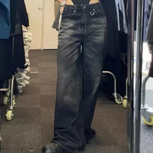 Baggy low rise jeans