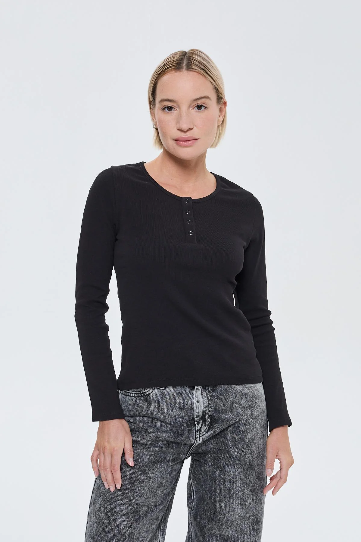 T-shirt Amui Black – Image 2