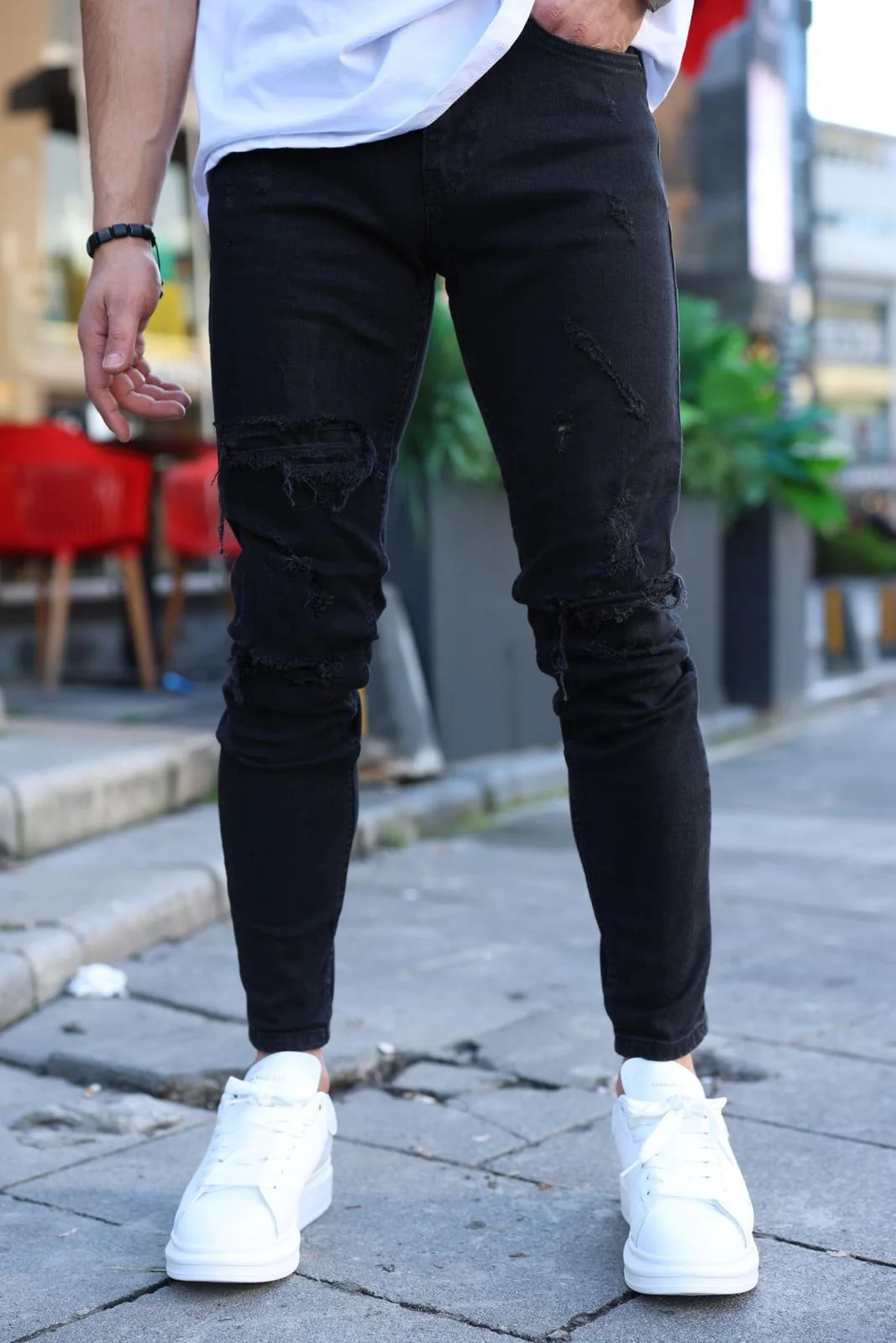 Jean noir troué pour homme