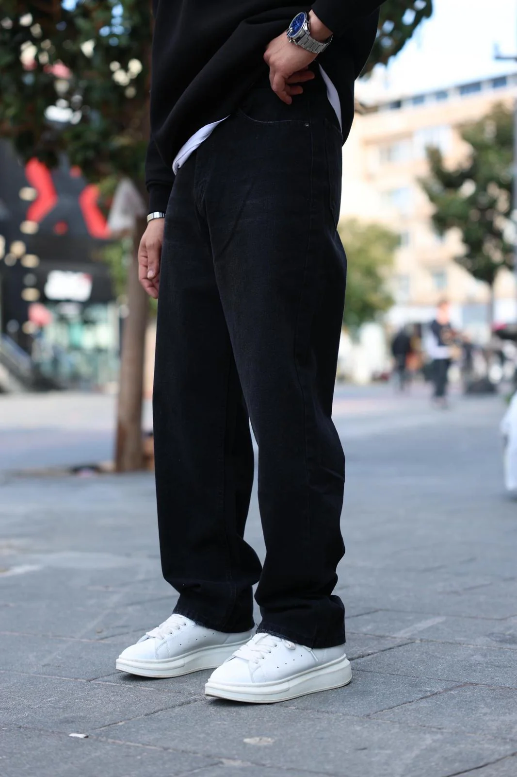 Jean noir LARGE pour homme – Image 2