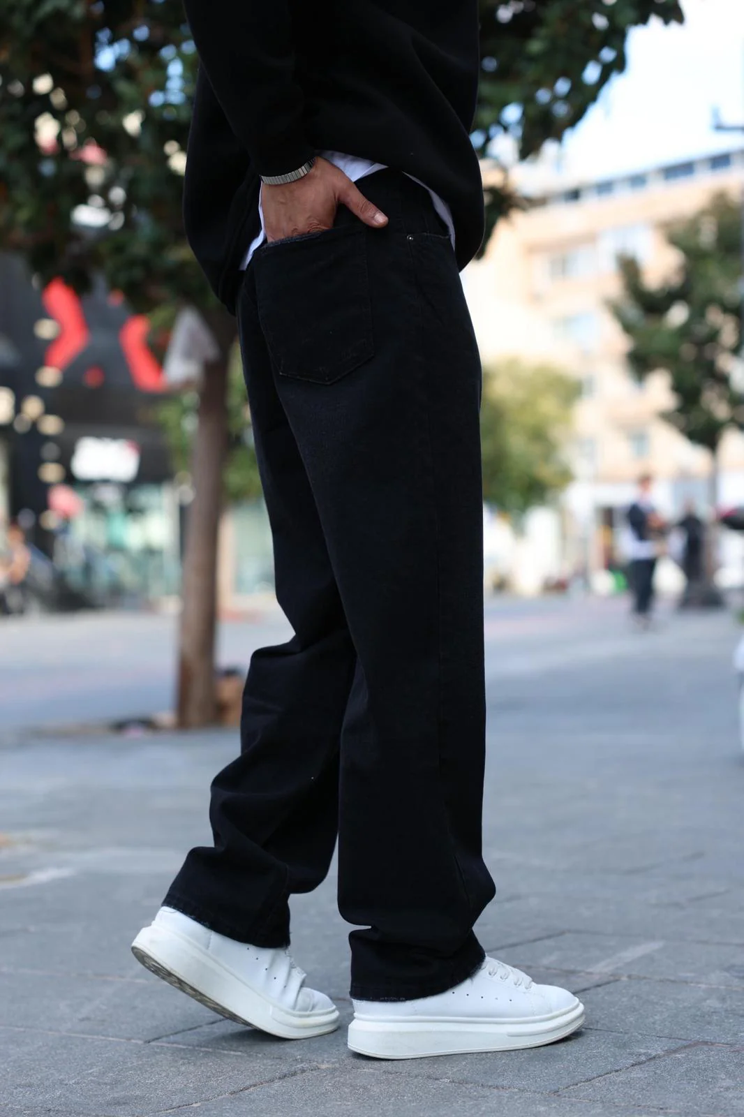 Jean noir LARGE pour homme – Image 3