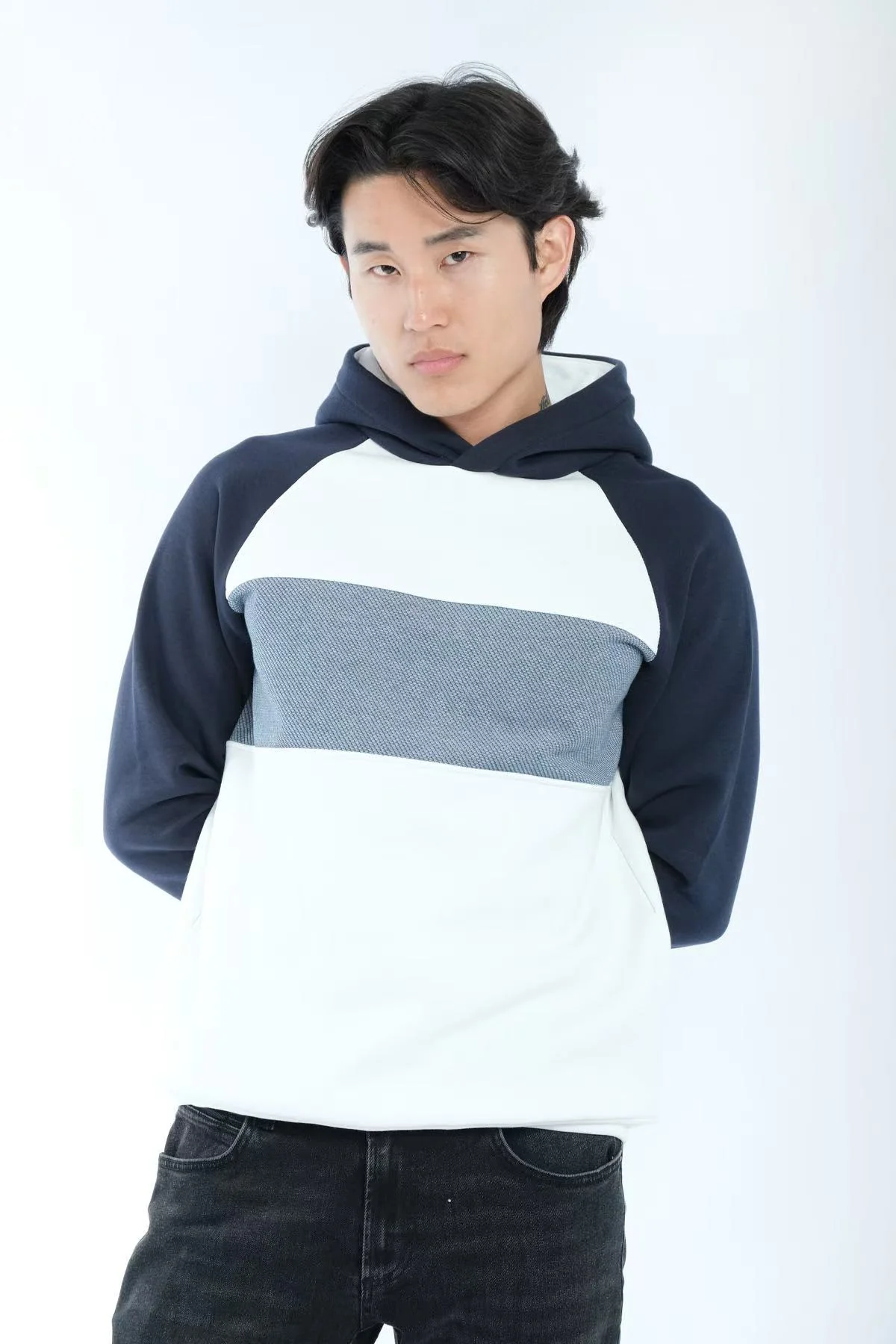 sweat à capuche bicolore