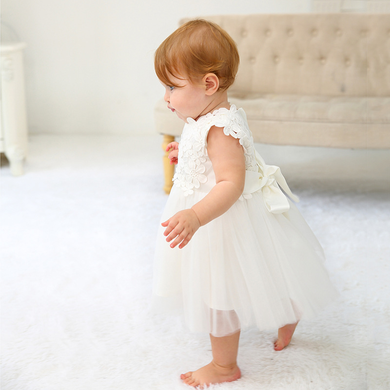 Robe De Baptême Blanche Pour Bébé – Image 3