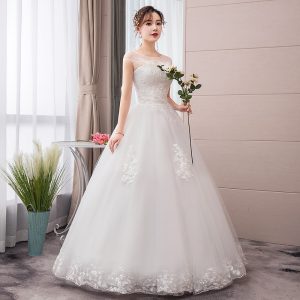Robe de Mariée Blanche avec Buste à Dentelle