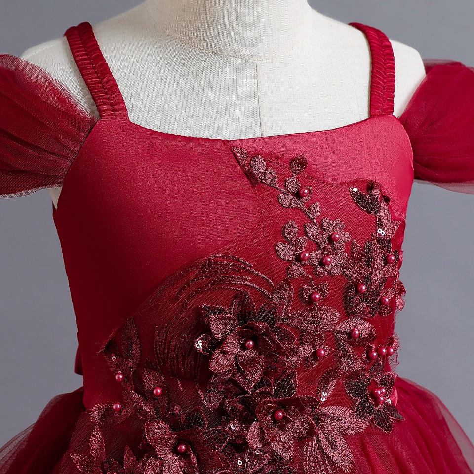 Robe Rouge de Princesse à Fleurs – Image 3