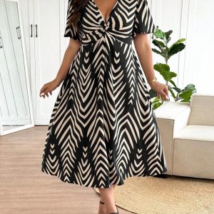 SHEIN GRANDE TAILLE (44/46) – Robe casual élégante à rayures, col V et manches courtes