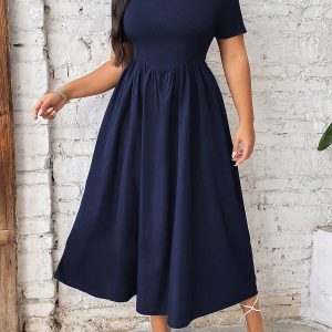 SHEIN GRANDE TAILLE (44/46/48/50/52/54) Robe longue grande taille à manches courtes et col rond