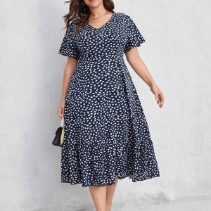 SHEIN GRANDE TAILLE (46/48/50/52/54) – Robe maxi fluide noire à imprimé intégral et ourlet à volants